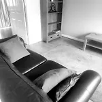 Comfy Warm Home In Manchester